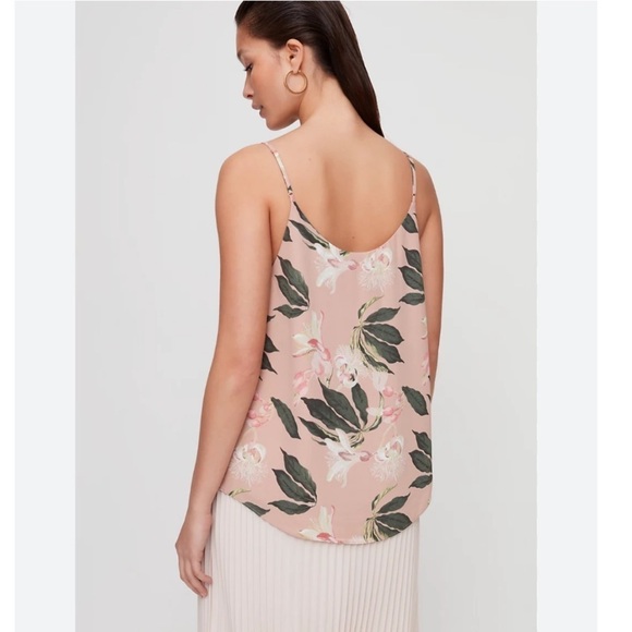 Aritzia Babaton Everly Floral Camisole In  Roebuck Salmao - Picture 3 of 16
